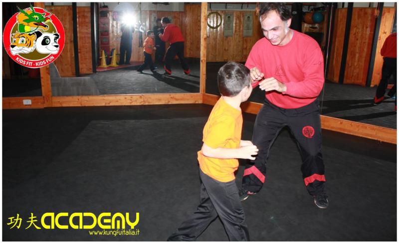 Kung Fu Academy Caserta di Sifu Mezzone Wing Chun Tjun, Ving Tsun Kung Fu Bambini difesa personale Accademia nazionale Italia scuola di taiji sanda chi kung www.kungfuitalia.i (2)